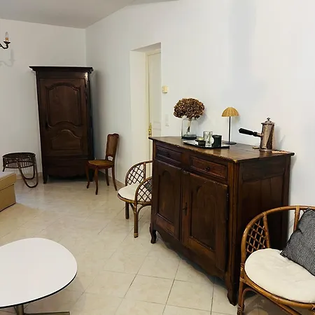 Chez Arlette